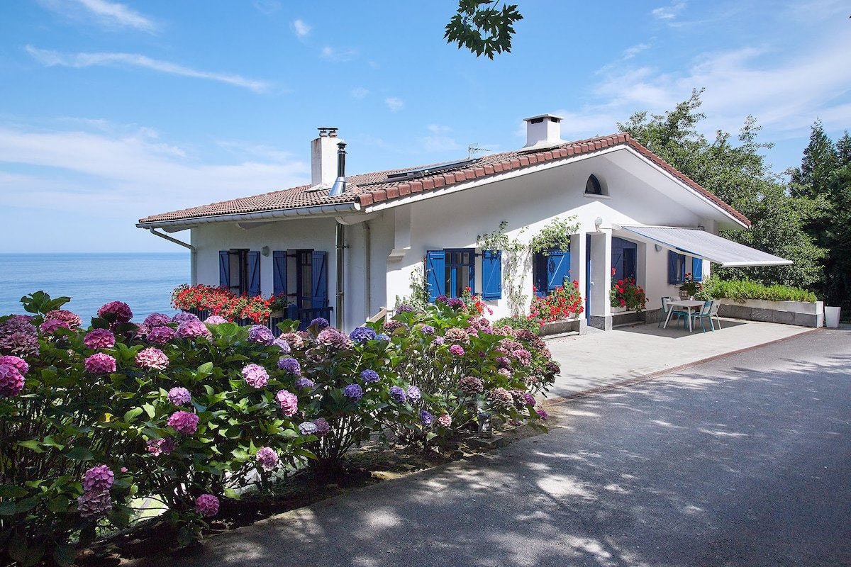 Beautiful Basque House With Magnificent Views. gallery image 4