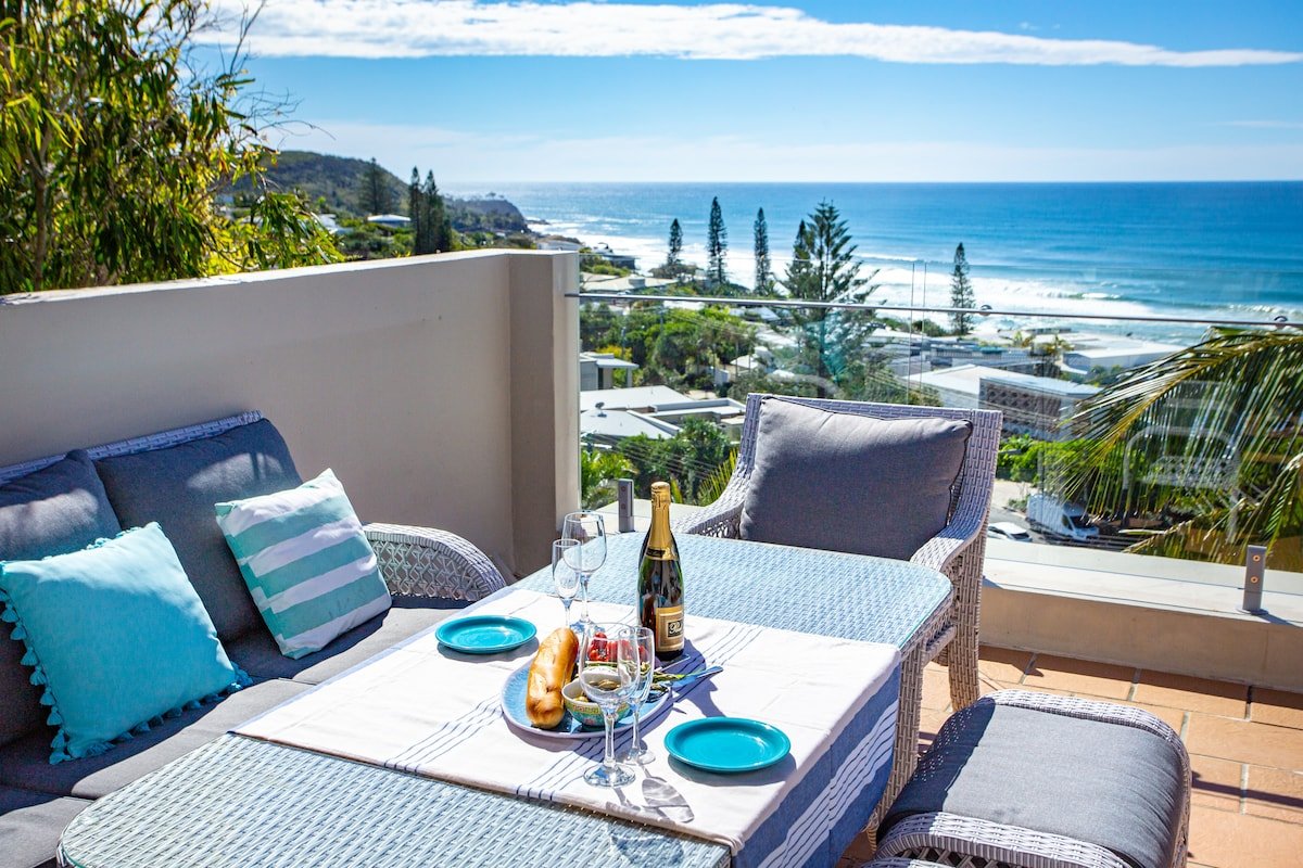 4 bedroom + 3 bathroom Villa by the Sea gallery image 3