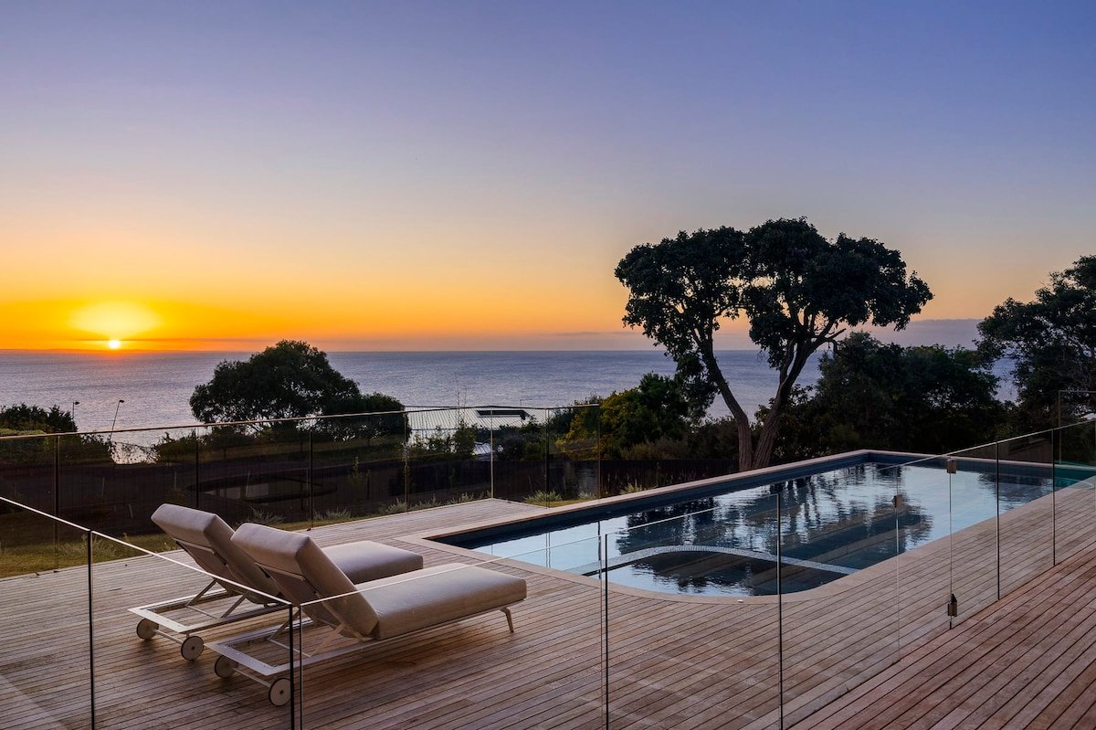 Blanc de Noir Luxe Grandeur with Pool and Spa gallery image 3