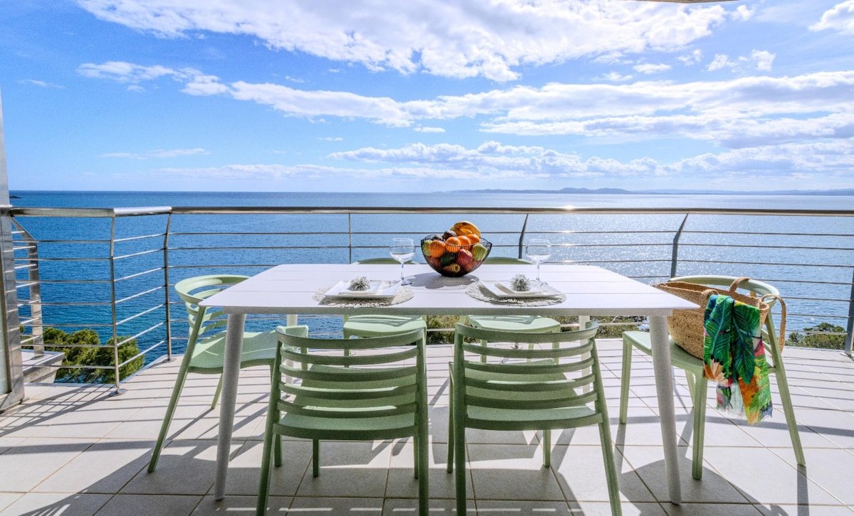 Panoramic Sea View Apartment: 3 Bedrooms + 2 Parki gallery image 2