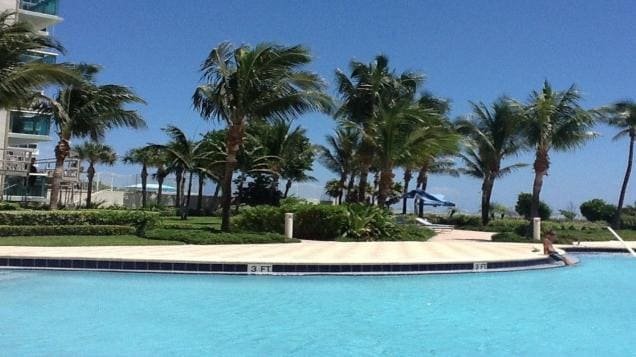 E Beautiful beachfront property with pool partia gallery image 2