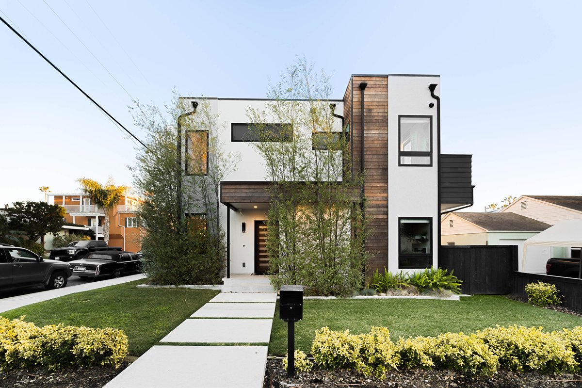 Divine Modern Beach Living – 3BD