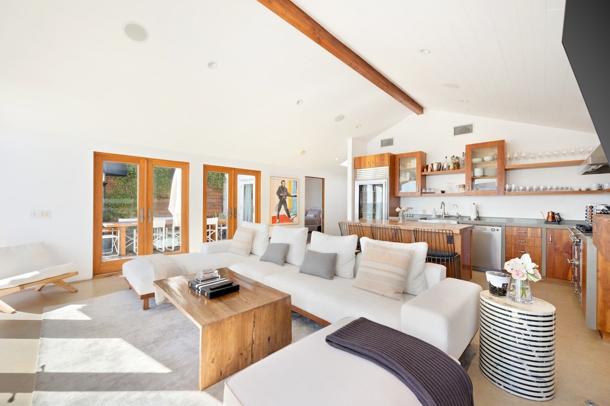 Escondido Beach Club by Stay Awhile Villas gallery image 5