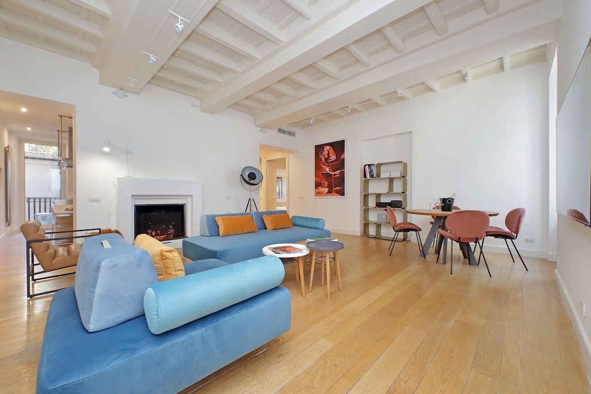 Domus Avignonesi Design Apt 400m from Trevi gallery image 3