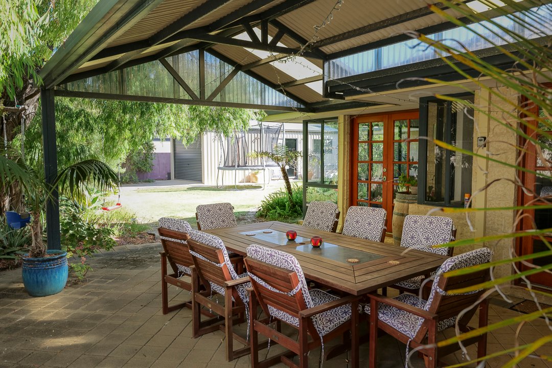 Relax to the Max – Pet Friendly Beach Retreat