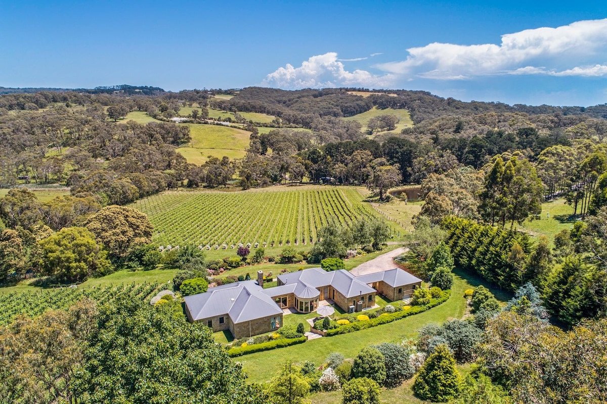 Sandstone Estate – A Boutique Vineyard Retreat gallery image 2