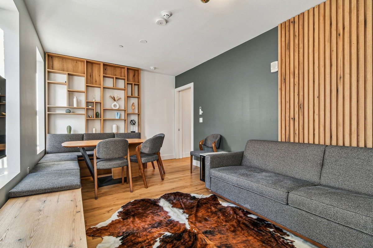 Three Bedroom – Newly Renovated – Washer/Dryer gallery image 2