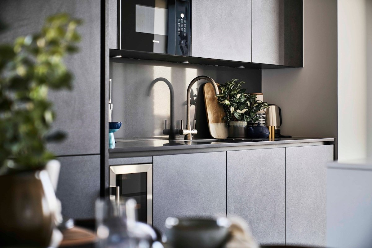 3 bedroom Air-conditioned Shoreditch Apartment gallery image 4