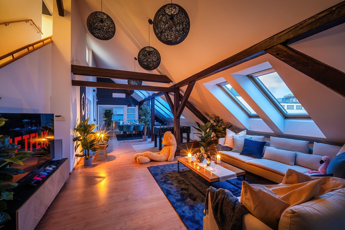 A/C LUX Rooftop APT 6BR+3.5Bath | Wenceslas square gallery image 4