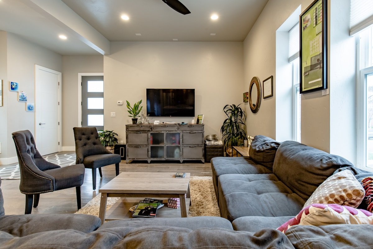 Inviting space for groups in the heart of LoHi! gallery image 5