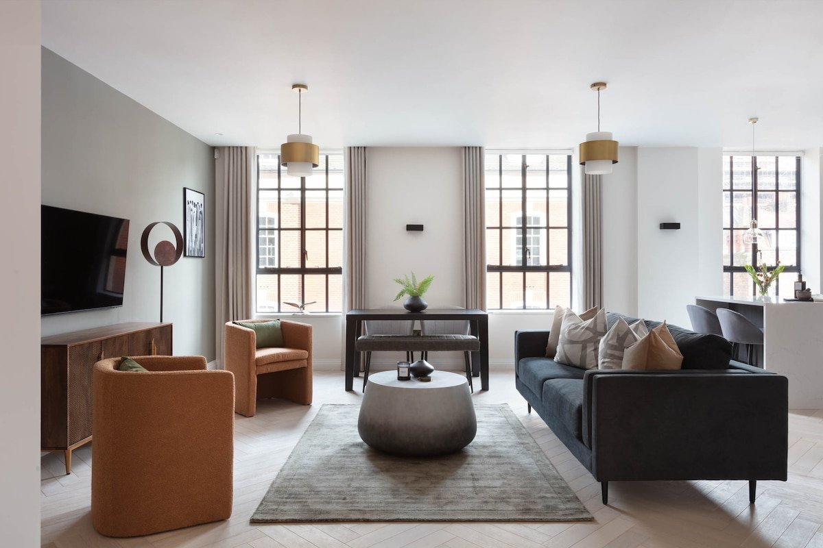 Parliament Square Apartments – Luxury 2 Bedroom gallery image 2