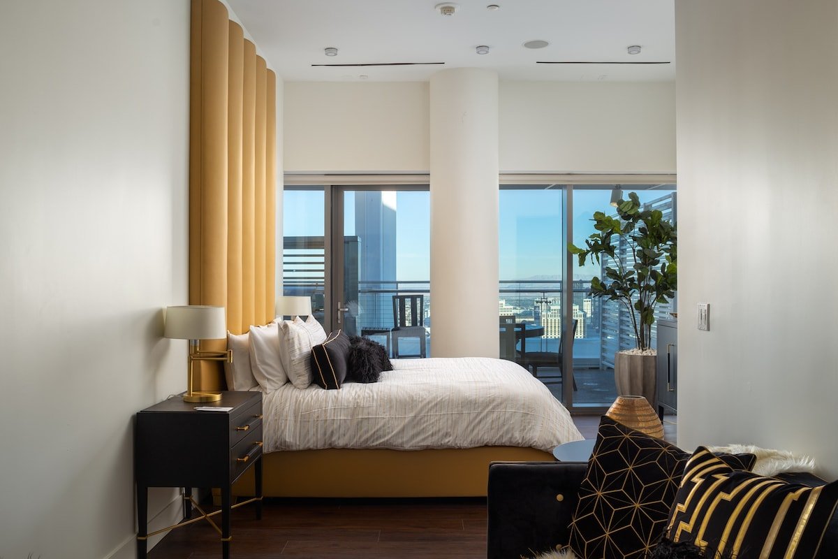 $20m Entire 59th Floor VEGAS Palms Penthouse gallery image 5