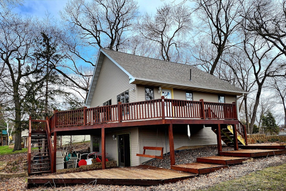 Big Marine Lakeside Retreat gallery image 2