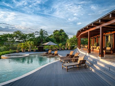 Full Staff and 2 Boats – Casa Caiman