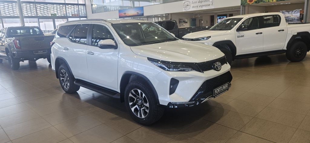 TOYOTA FORTUNER 2.4GD-6 R B A T for Sale in South Africa