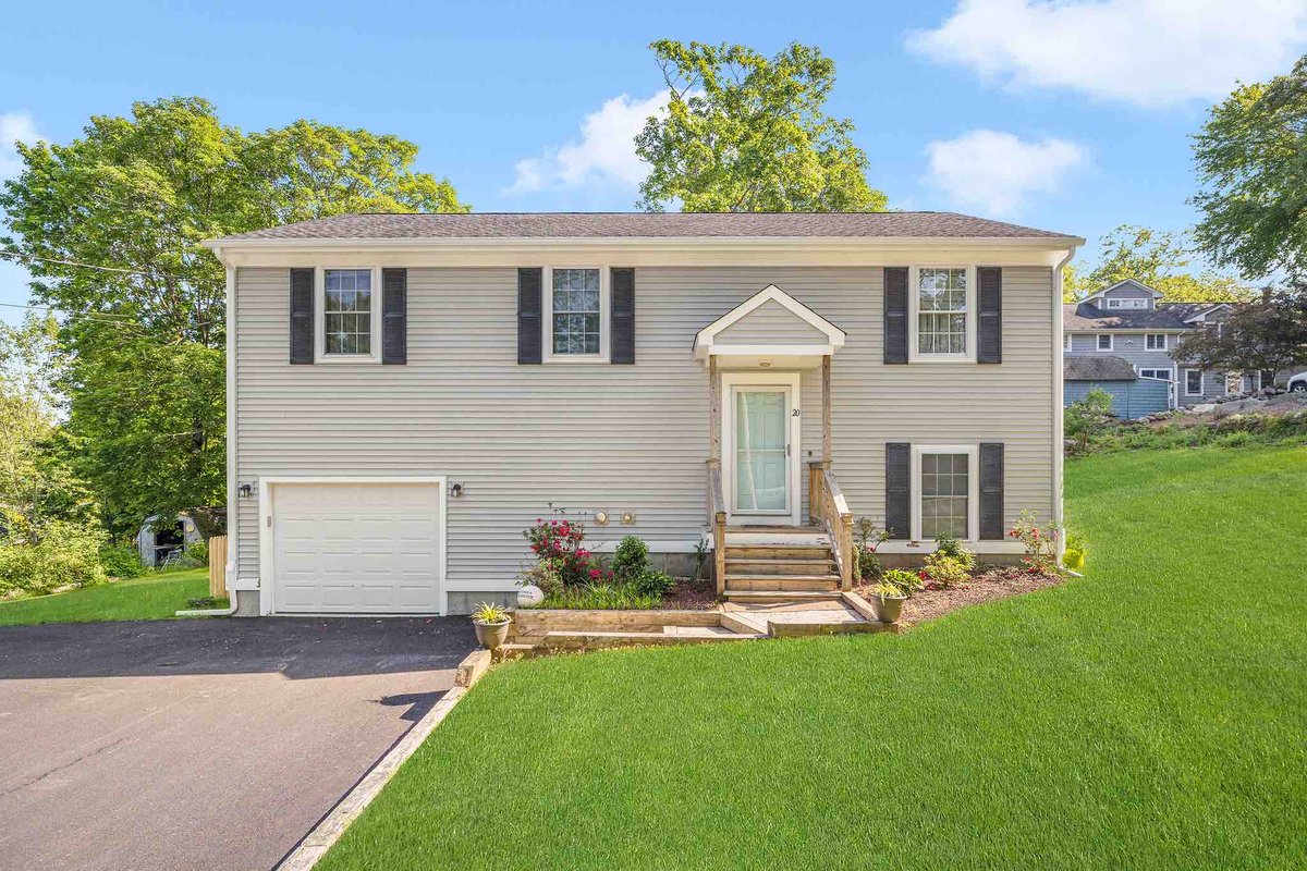 5 Minutes to Narragansett Beach, 5 Beach passes