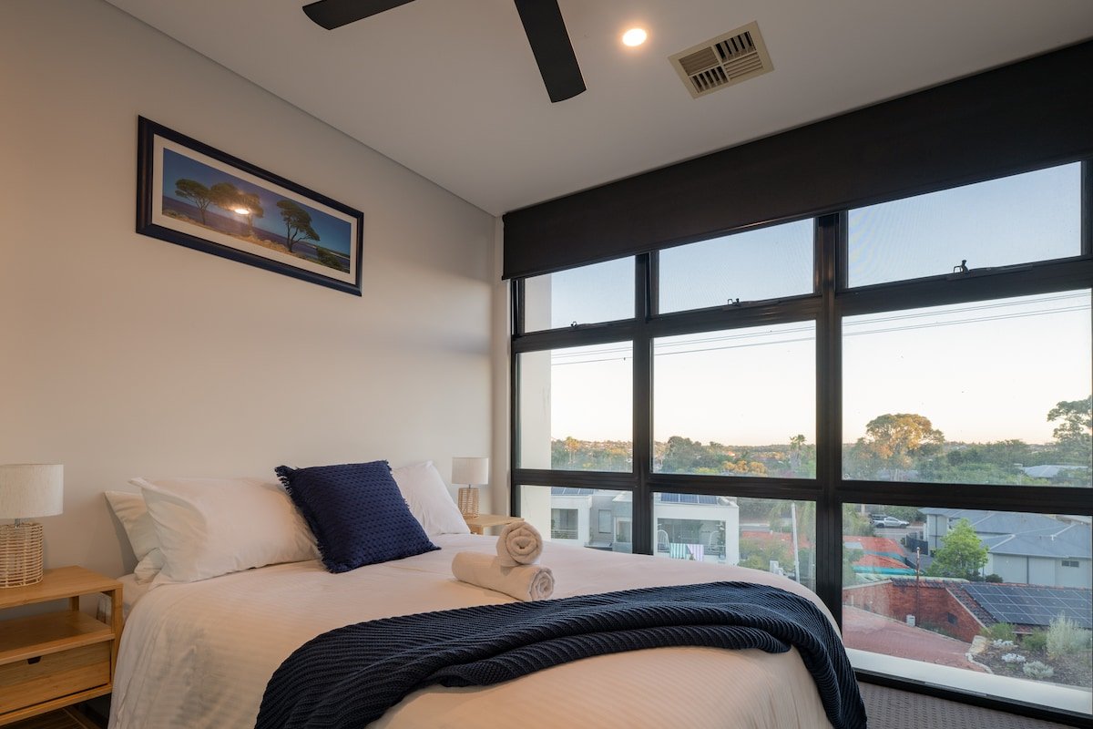 Beach town bliss with BBQ oasis gallery image 3