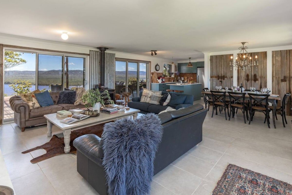 Shallow Bay’s ‘Wattaview’ – Stunning Country Home gallery image 2