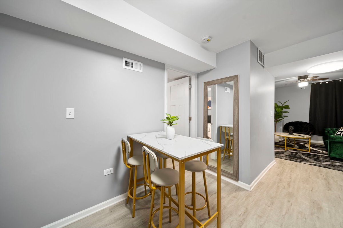 2 connected APT’s near DT for Families/Big groups