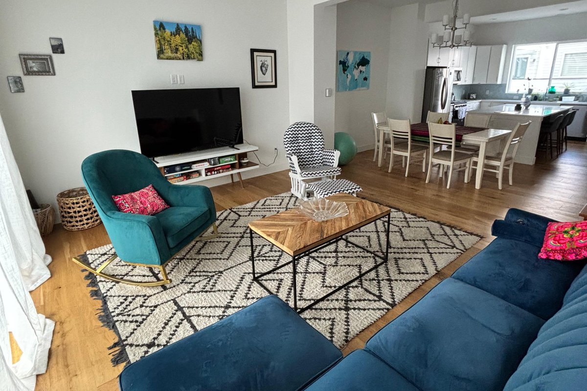 Blue Home by the Lake – Brand New Luxury Townhome