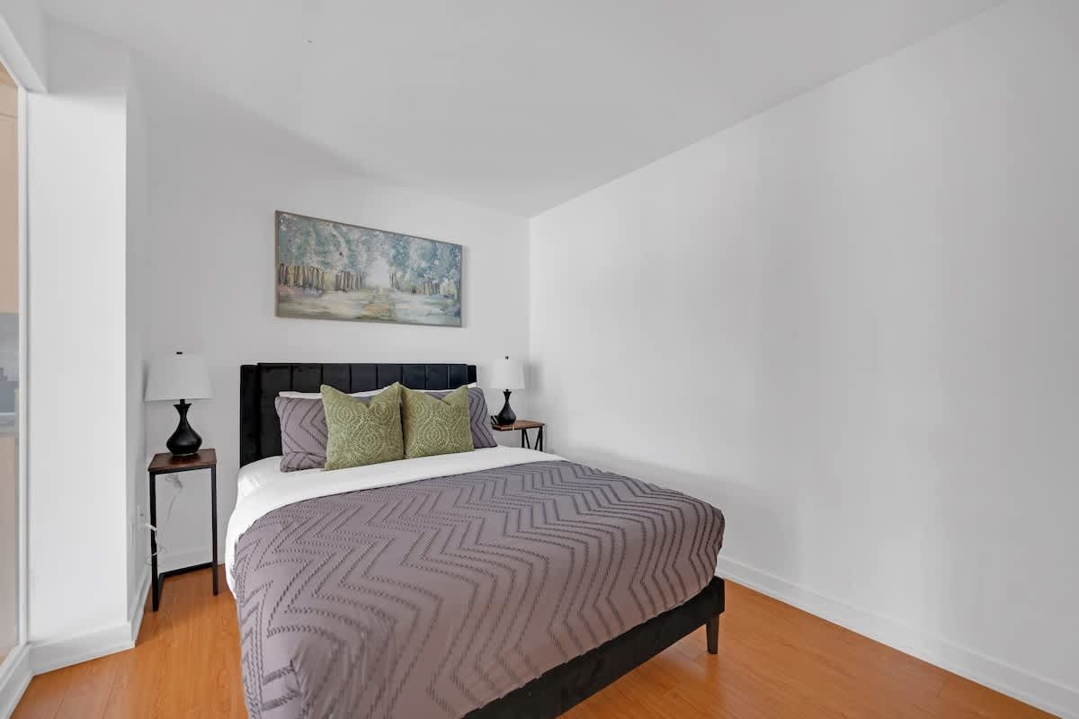 Private Home, 3 BR, Rogers Centre & Free Parking gallery image 3