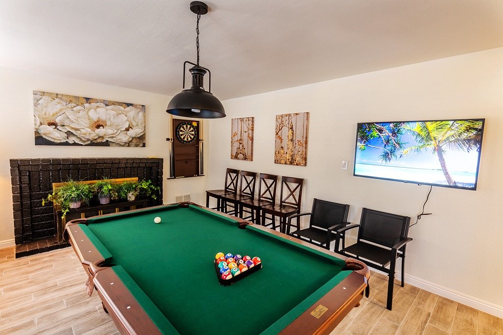 Entire house, pool, close to strip gallery image 5