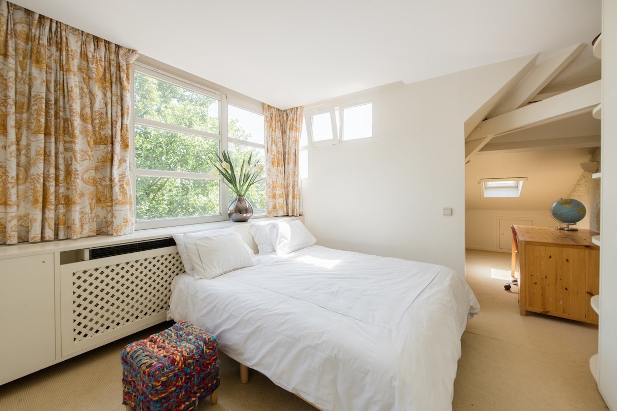 The Pink House, Uccle gallery image 4