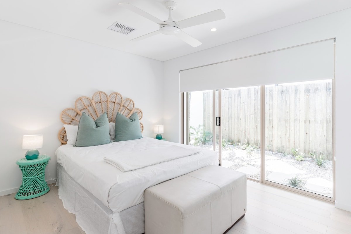 Poinciana House—Luxury Noosa Retreat close to Beach gallery image 5