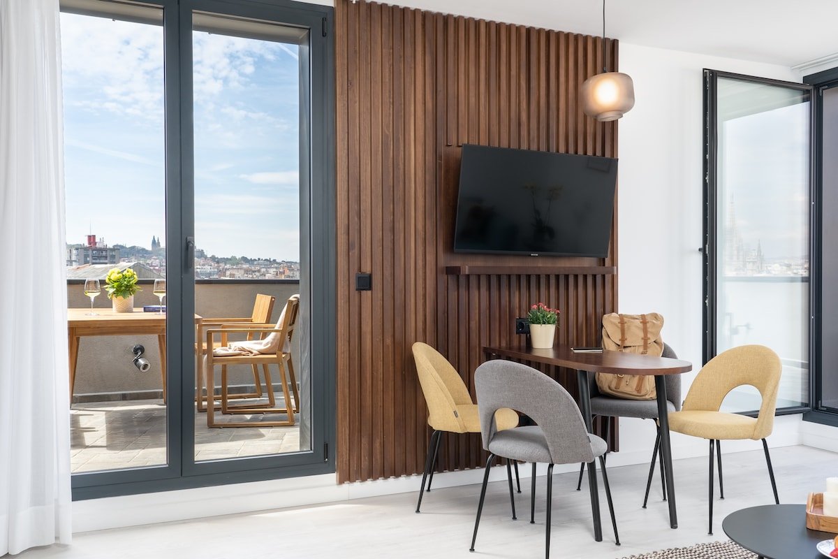 master La Rambla | 2 BR Apartment with Balcony gallery image 5