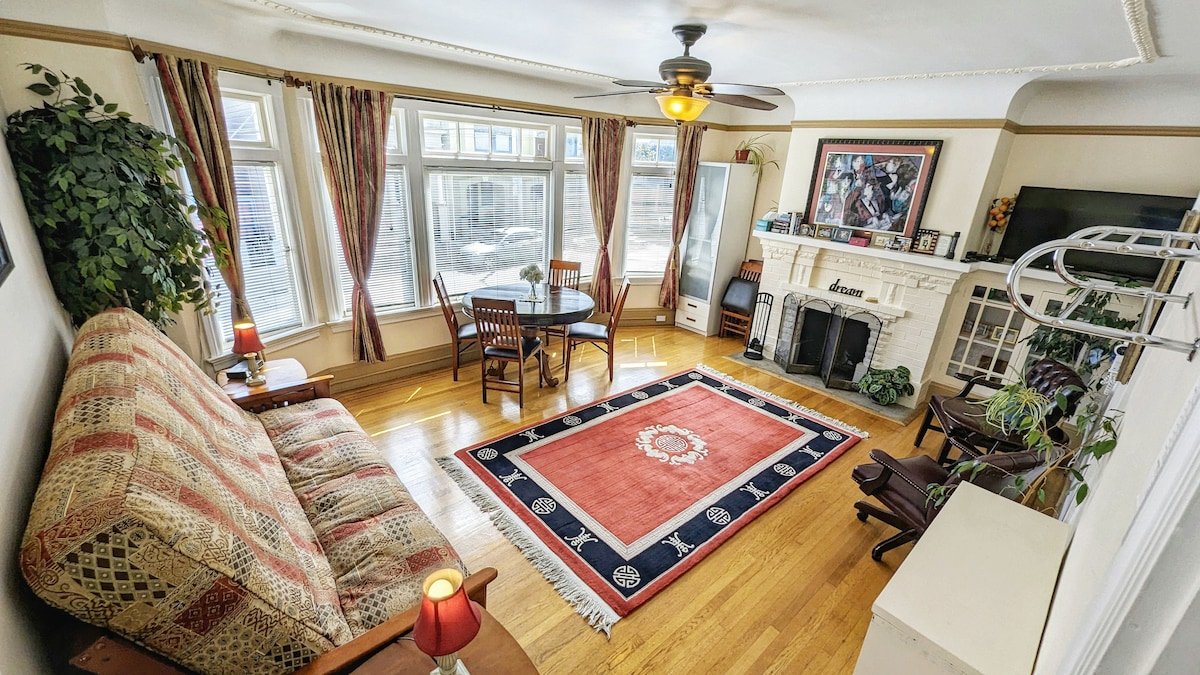 Large 3BR SF Home! Families, Friends or Colleagues gallery image 2