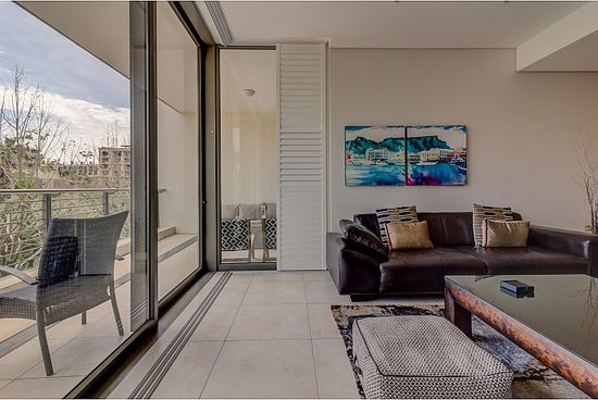 Photo 3 of Pembroke 107 accommodation in V&A Waterfront, Cape Town with 1 bedrooms and 1 bathrooms