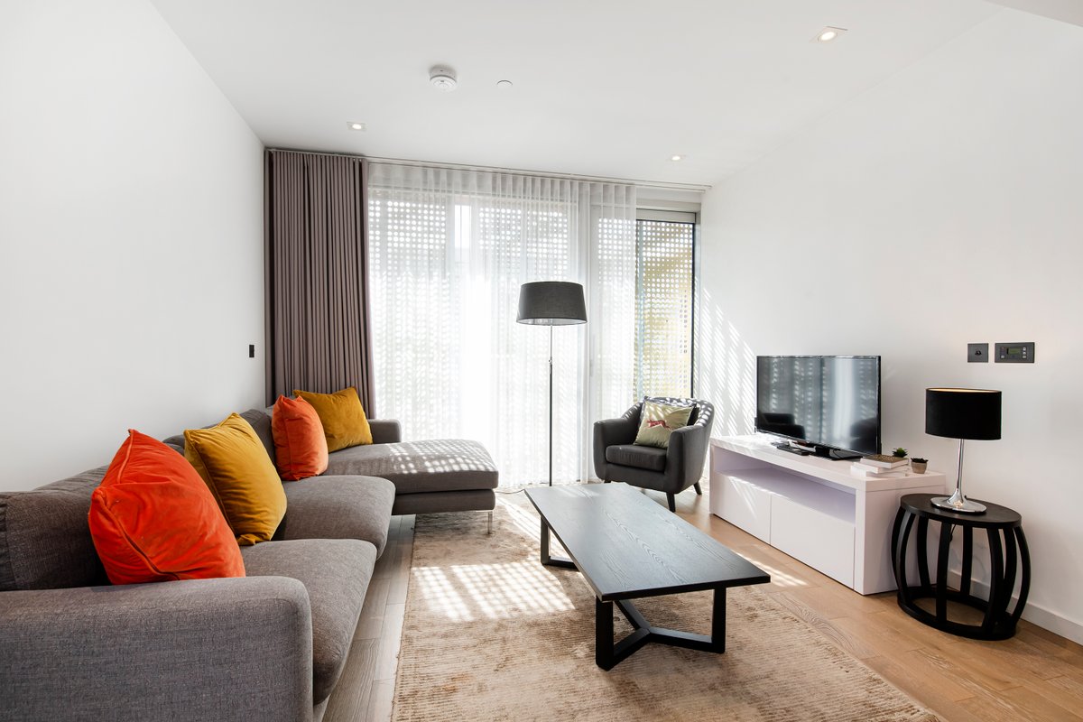 Modern 2 Bed Battersea Power Station