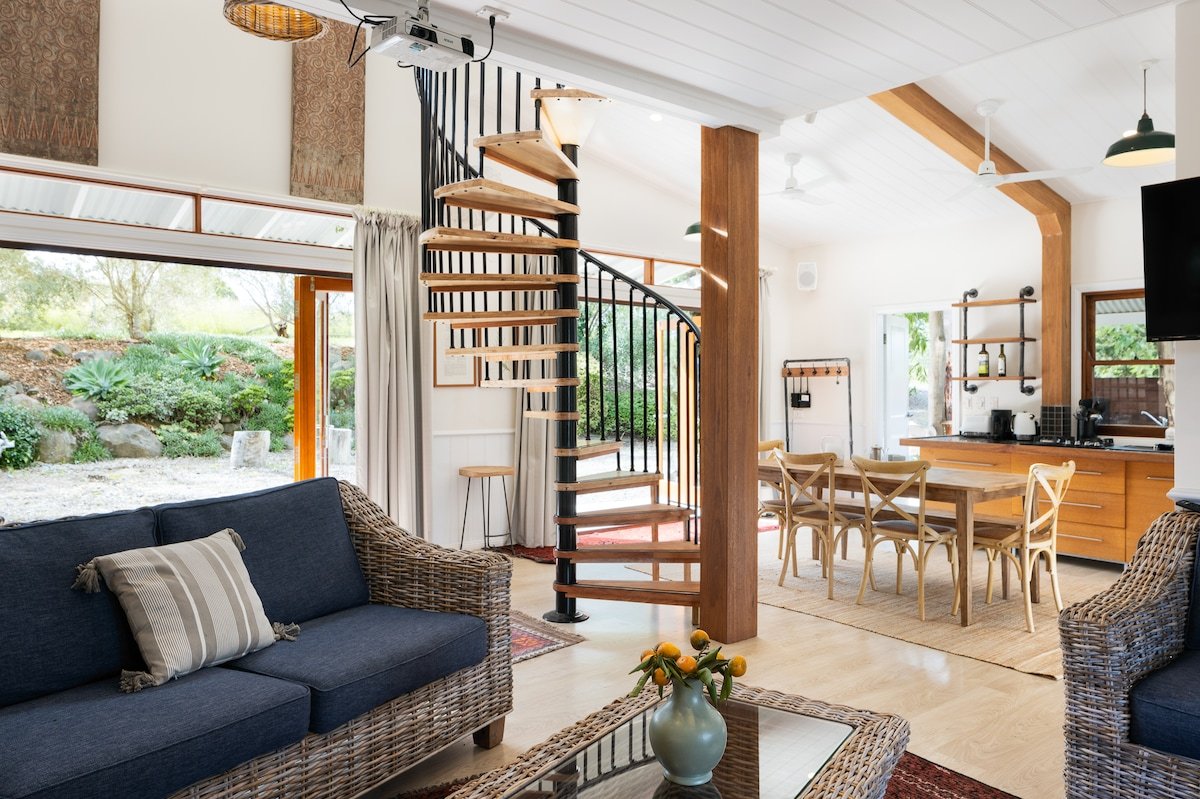 3 bedroom Lake View Barn at The Moorings Lakehouse gallery image 4