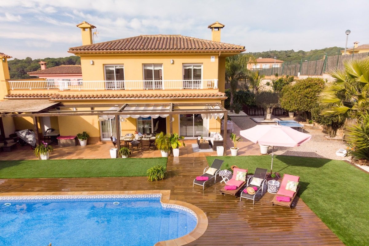 Beverly Hills Lux – Design Villa – Pool and garden gallery image 3