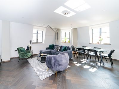 Luxury Oxford Circus 3 Bedroom apartment lift+AC