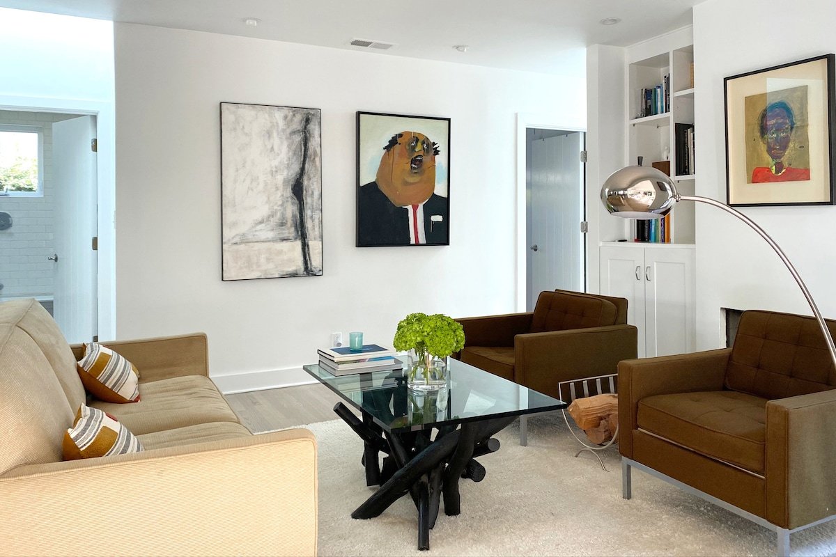 Contemporary and elegant beach home gallery image 5