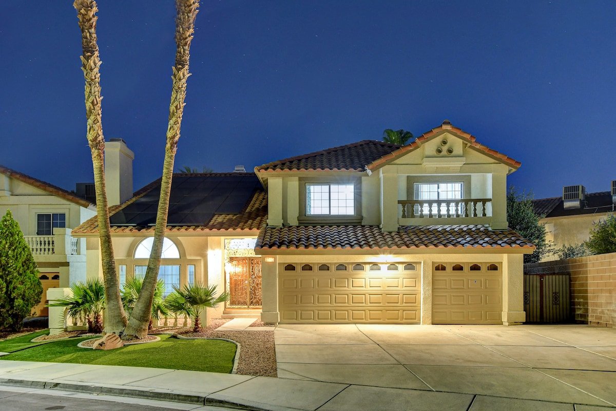 Buddha Play | Modern | Pool & Spa Near Vegas strip gallery image 5