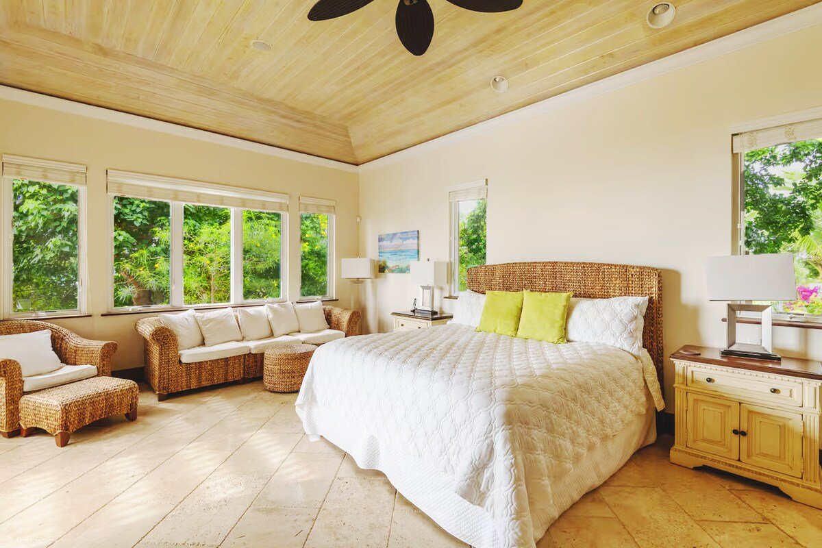 Villa Valentina: Ocean Access, Pool, Kayaks & More gallery image 4