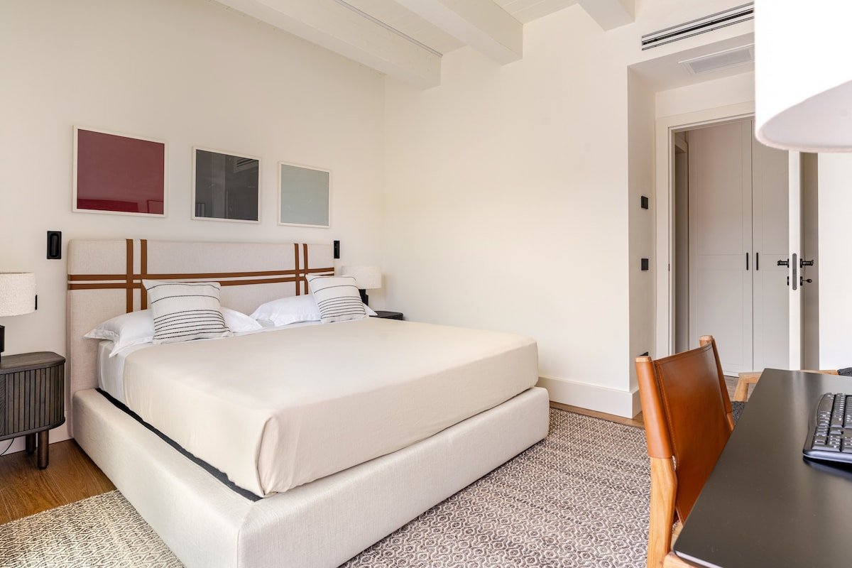 Panoramic Villa With Hot Tub (3D) gallery image 2