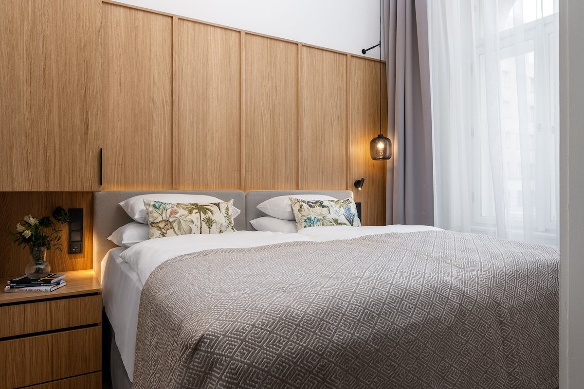 R16 Executive Two Bedroom gallery image 2