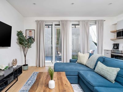 Luxury 3-Bedroom Oasis at College & Bathurst!