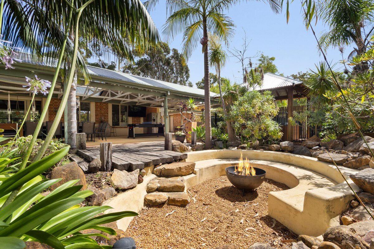 Dandjoo – hot tub, fire pit, outdoor entertainment gallery image 3