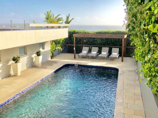 Photo 4 of Aqua Villa accommodation in Camps Bay, Cape Town with 5 bedrooms and 5 bathrooms