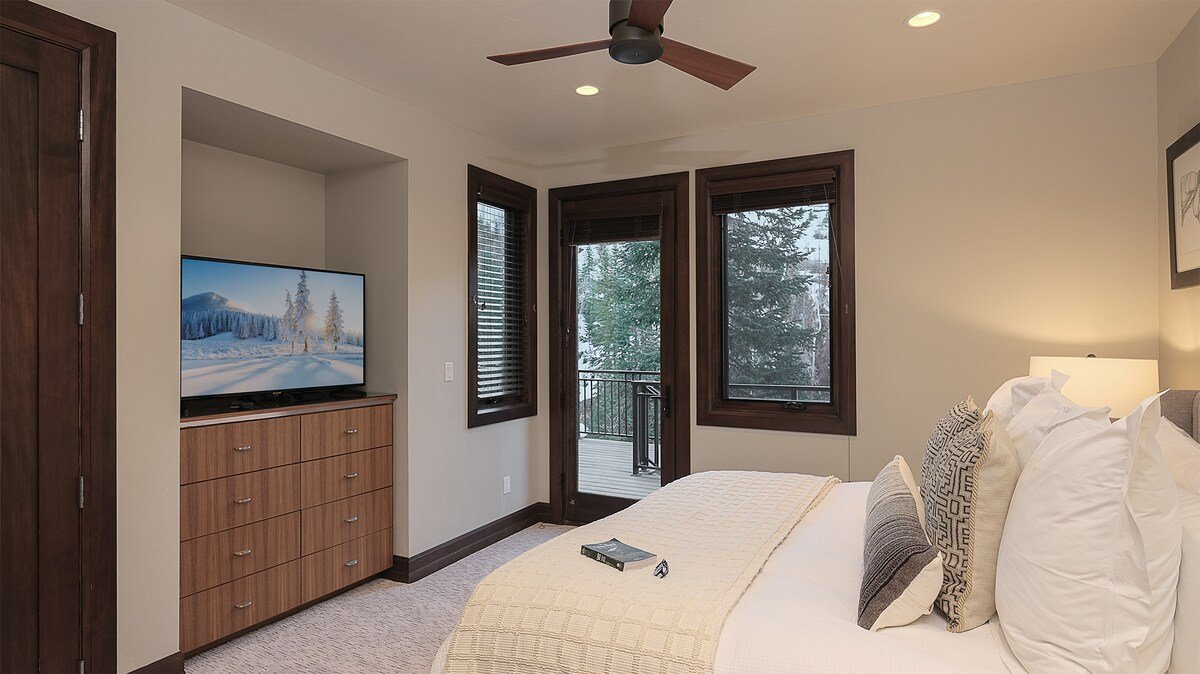 Steamboat’s Crown Jewel Retreat | Over The Edge gallery image 3