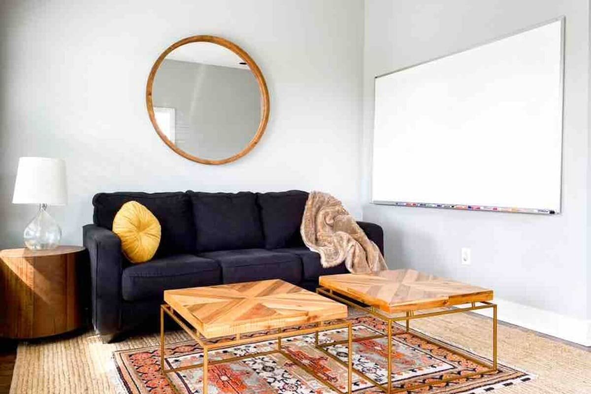 Spacious retreat near 12 South w/ BBQ gallery image 3