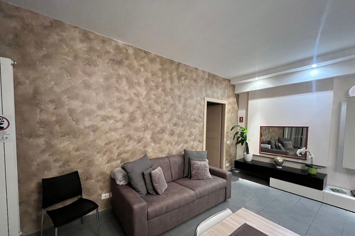 1️⃣ Whole “2 rooms apartment (up to 6 people)” gallery image 5