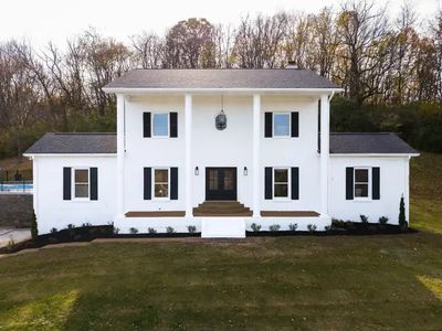 Hilltop Colonial with views, hot tub & pool