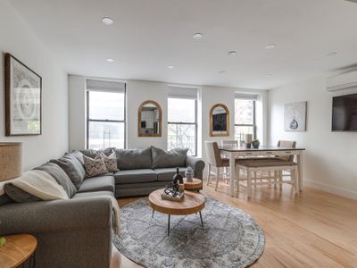 Spacious 4 bedroom Midtown west