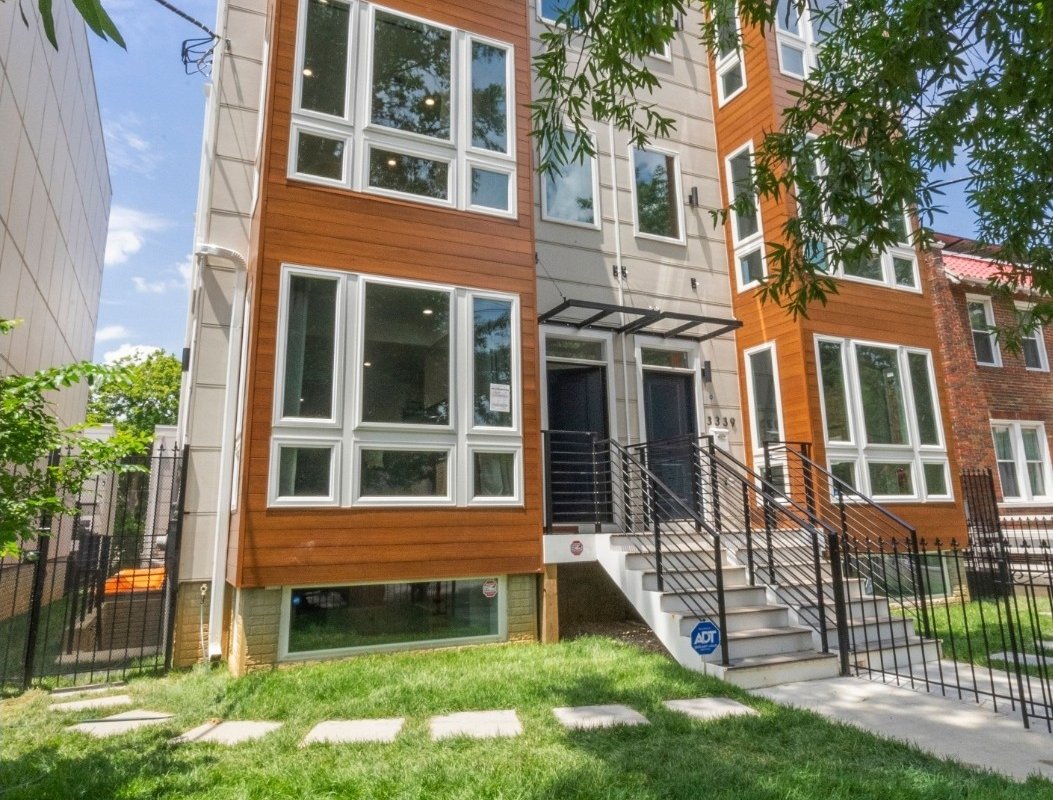 New Modern Family Home In DC/6 BRooms, 5.5 Bathrms