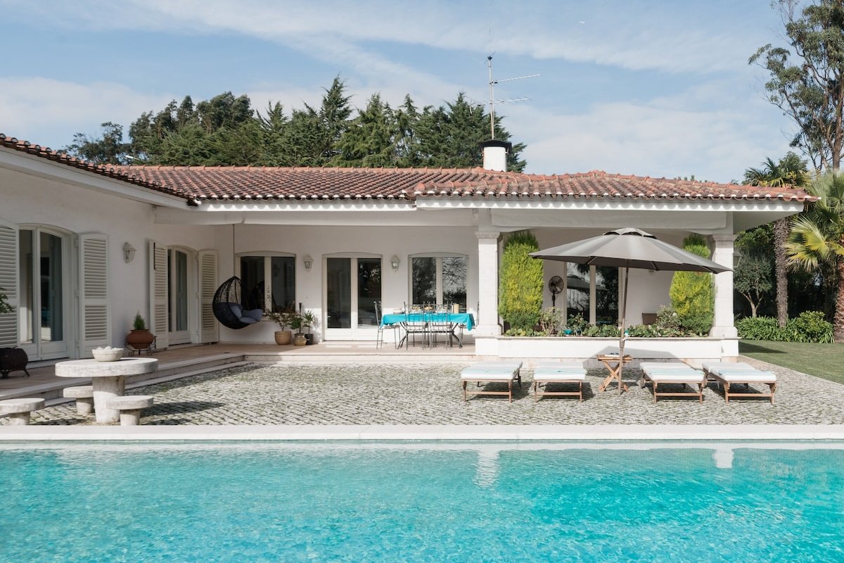 Family-Friendly Villa in Sintra Surrounded by Nature gallery image 2